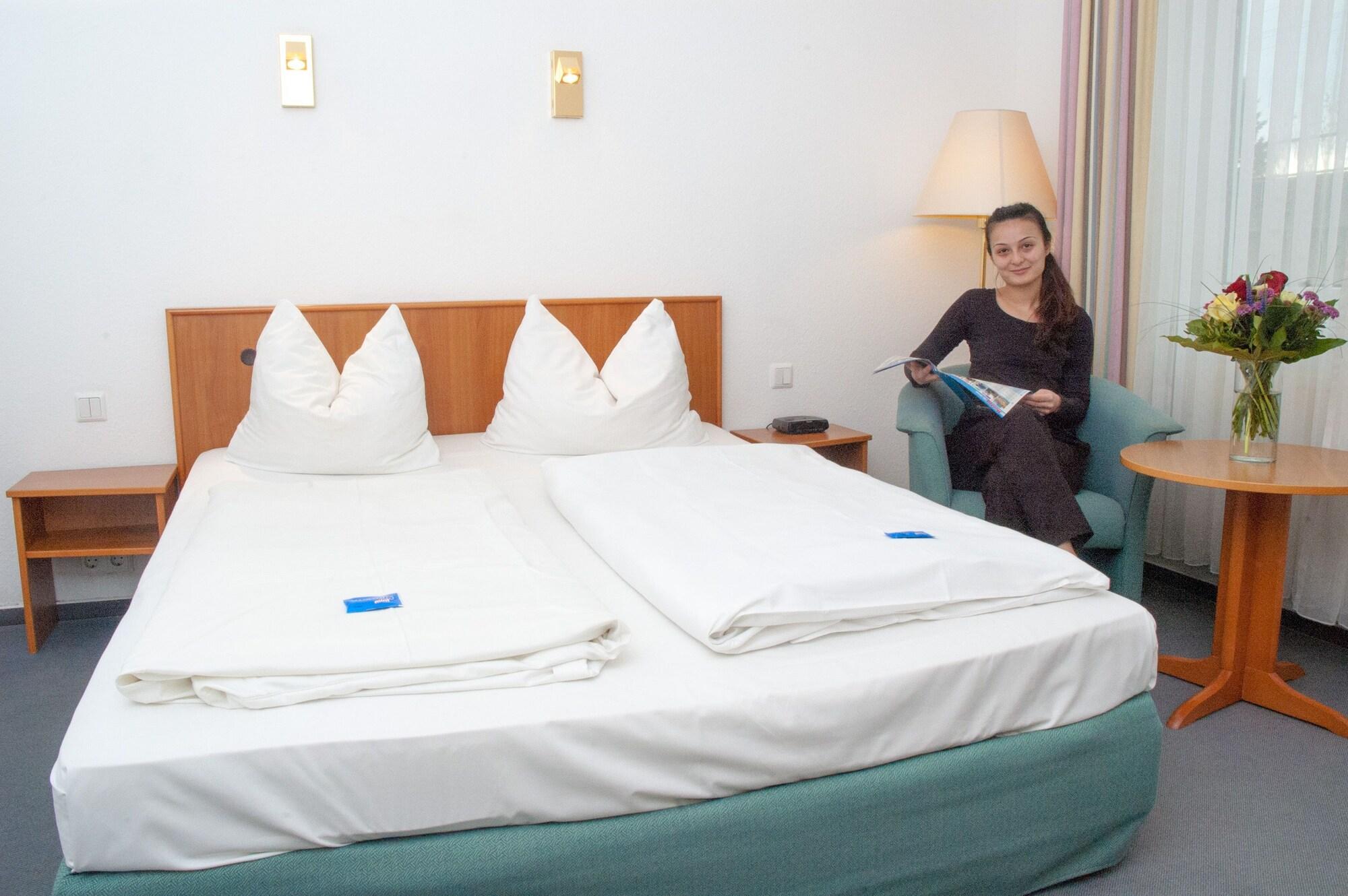 Kempe Komfort Plus Hotel Σόλινγκεν Εξωτερικό φωτογραφία