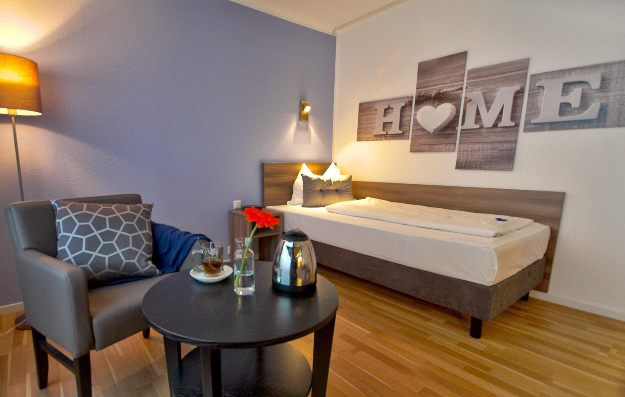 Kempe Komfort Plus Hotel Σόλινγκεν Εξωτερικό φωτογραφία