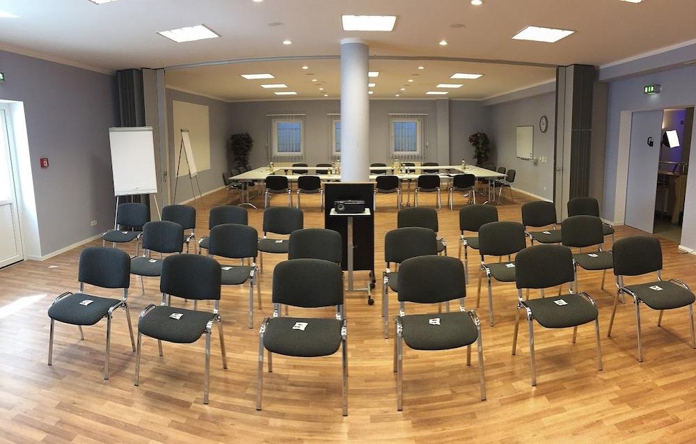 Kempe Komfort Plus Hotel Σόλινγκεν Εξωτερικό φωτογραφία