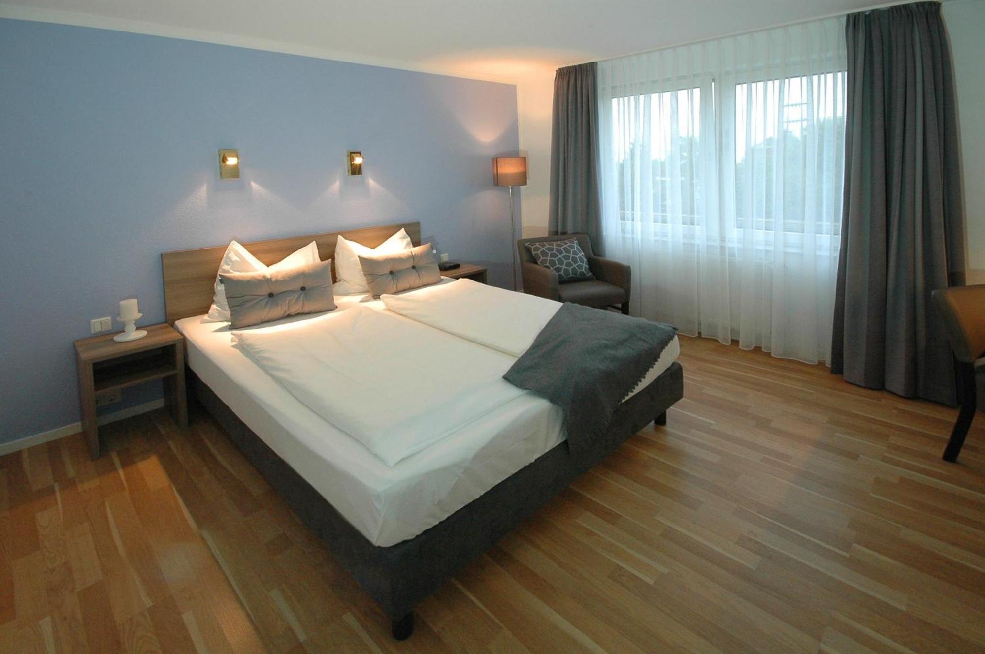 Kempe Komfort Plus Hotel Σόλινγκεν Εξωτερικό φωτογραφία
