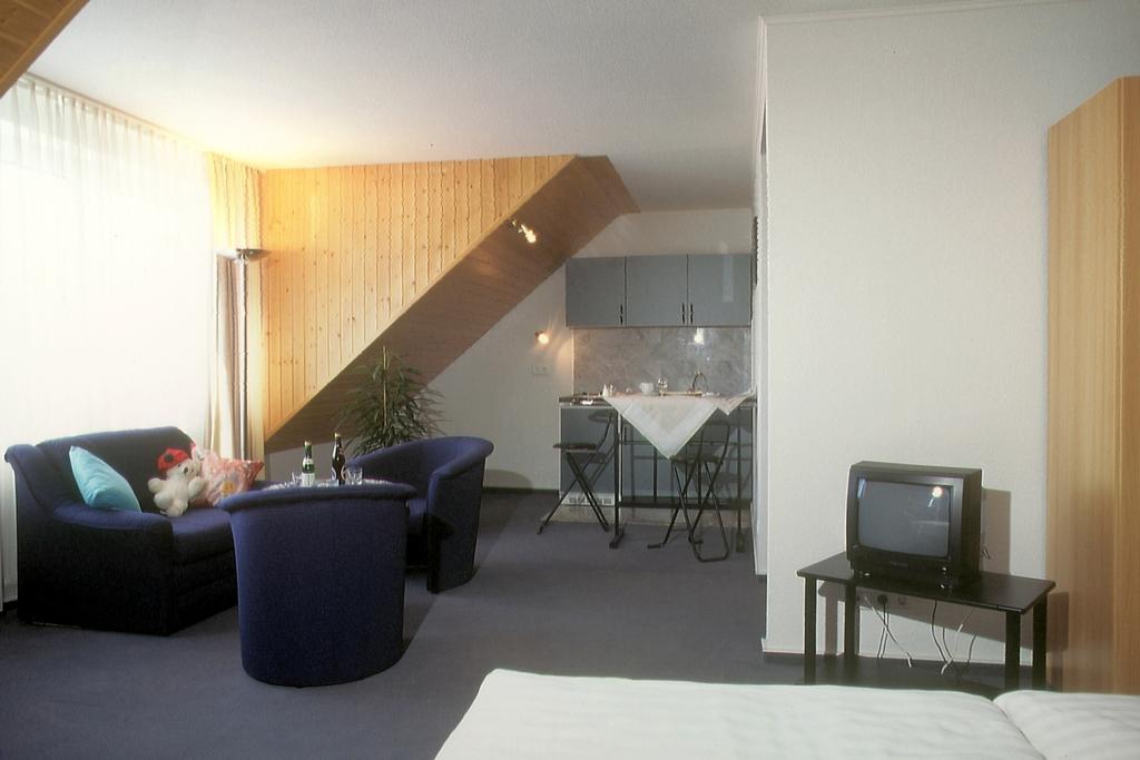 Kempe Komfort Plus Hotel Σόλινγκεν Δωμάτιο φωτογραφία