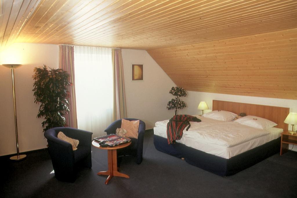 Kempe Komfort Plus Hotel Σόλινγκεν Δωμάτιο φωτογραφία